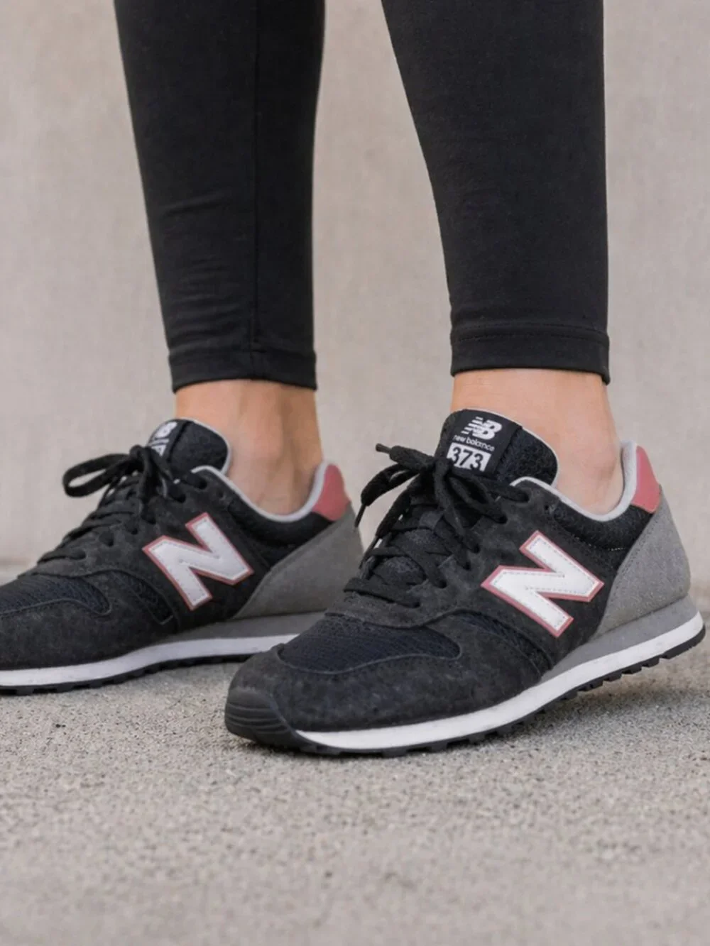 New Balance 373 Sneakers Womens 5 Black Pink Retro Running Shoes WL373NP